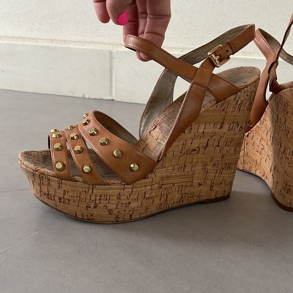 Michael Kors tan wedges - Picture 6 of 6
